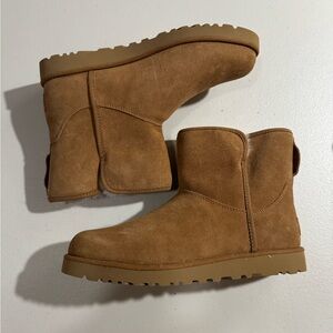 Ugg Cory II Genuine Shearling Lined Boot (Women)